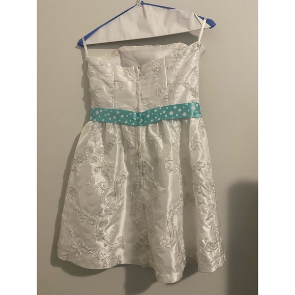 white strapless designer grad/confirmation dress - Picture 2 of 4